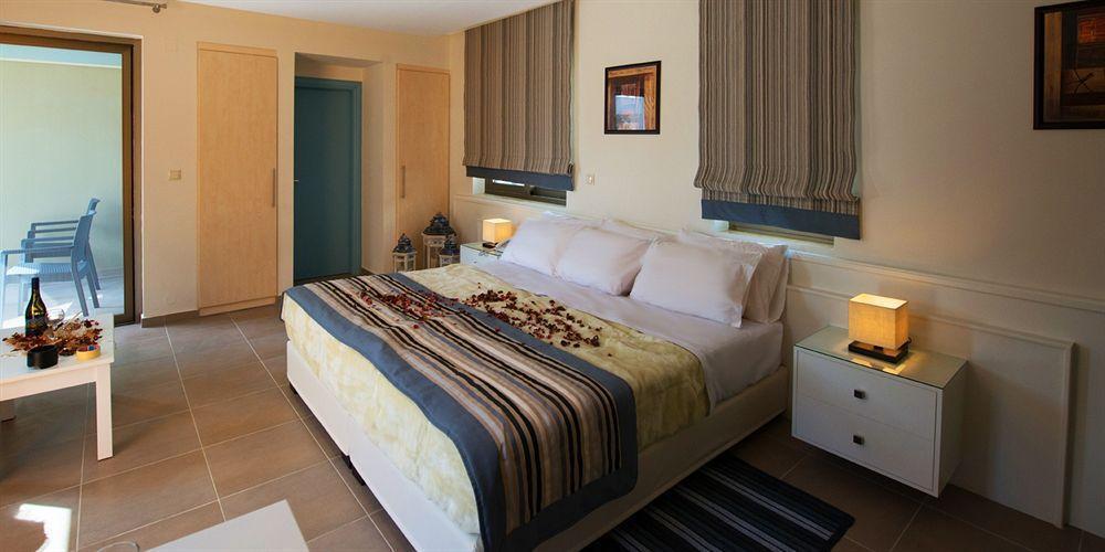 كالاماتا Mantinia Bay Hotel المظهر الخارجي الصورة