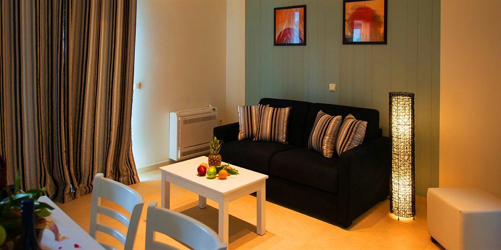 كالاماتا Mantinia Bay Hotel المظهر الخارجي الصورة