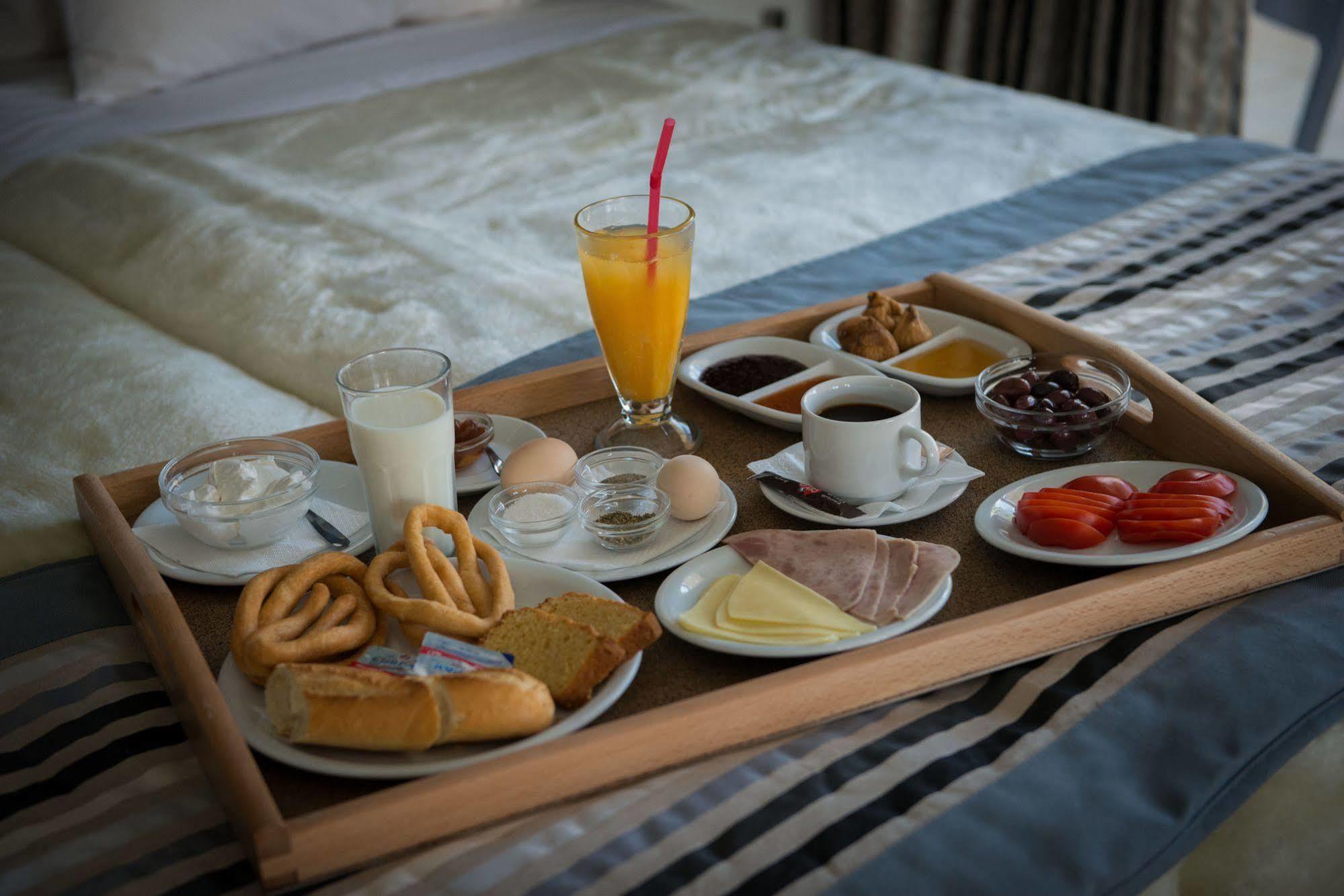 كالاماتا Mantinia Bay Hotel المظهر الخارجي الصورة
