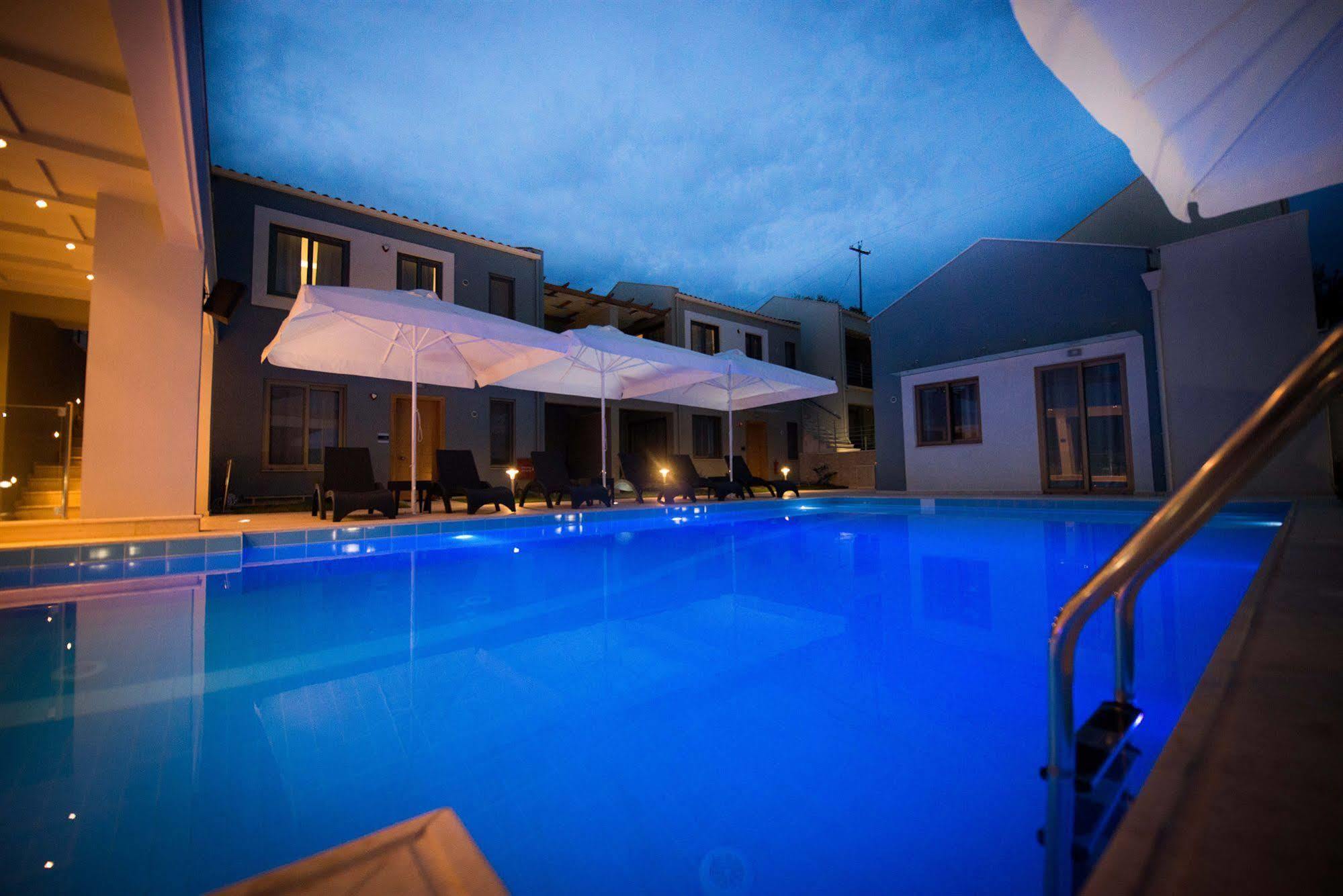 كالاماتا Mantinia Bay Hotel المظهر الخارجي الصورة