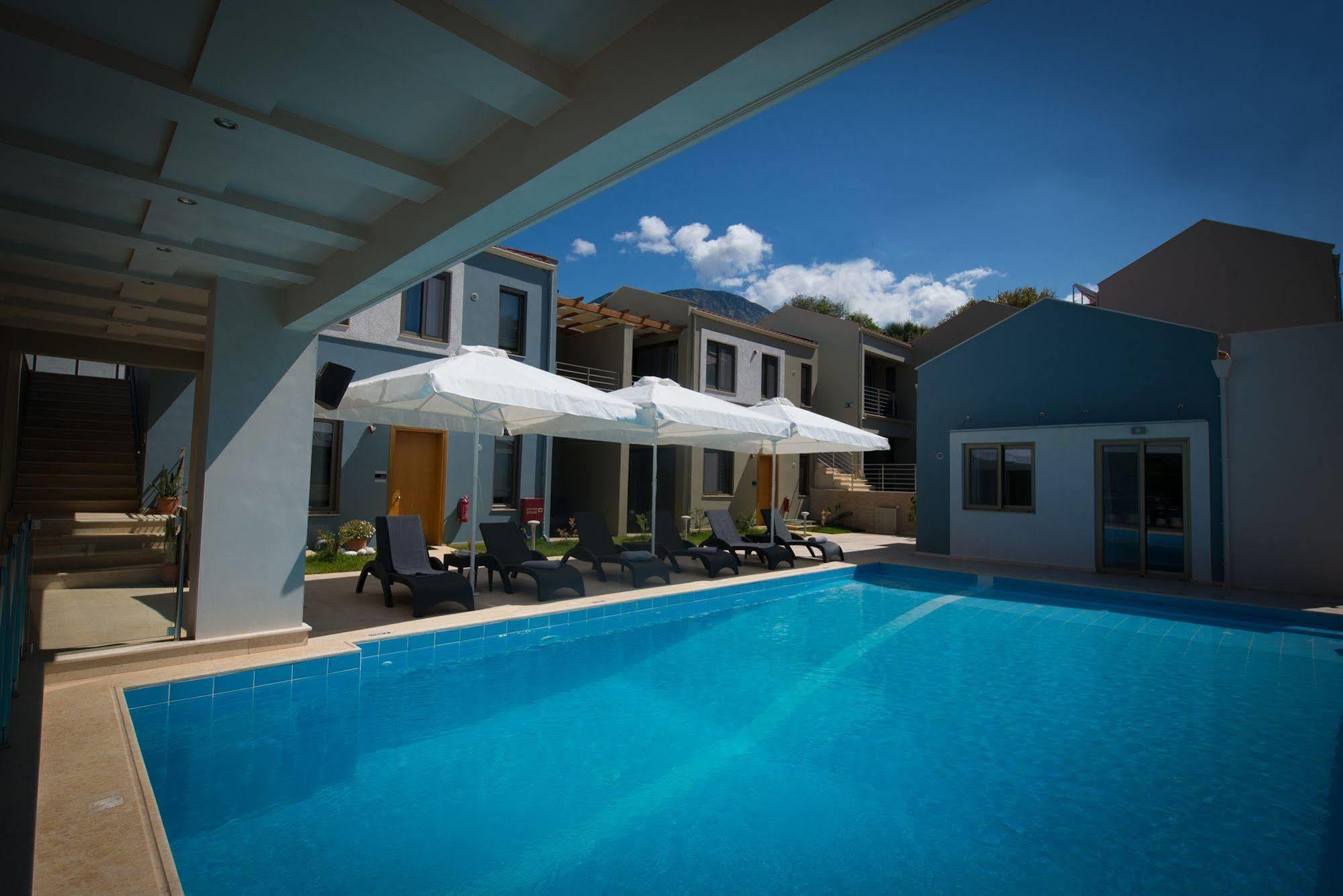 كالاماتا Mantinia Bay Hotel المظهر الخارجي الصورة