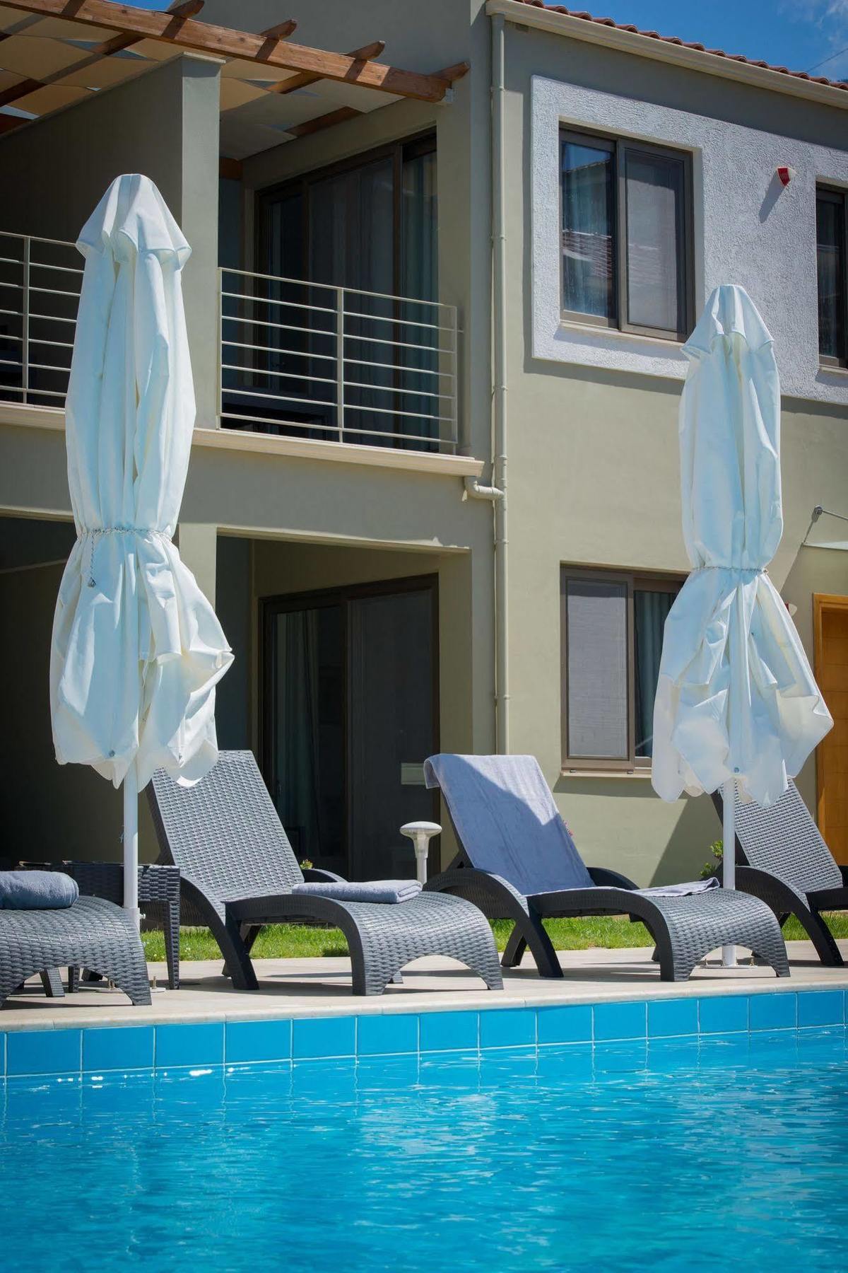 كالاماتا Mantinia Bay Hotel المظهر الخارجي الصورة